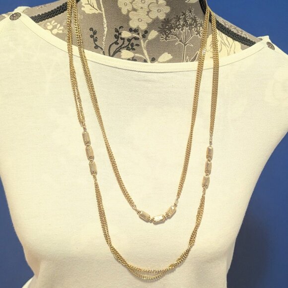 Vintage MONET Oversized/Chunky/Runway Extra Long Gold Tone Textured Necklace 28" - Picture 1 of 4